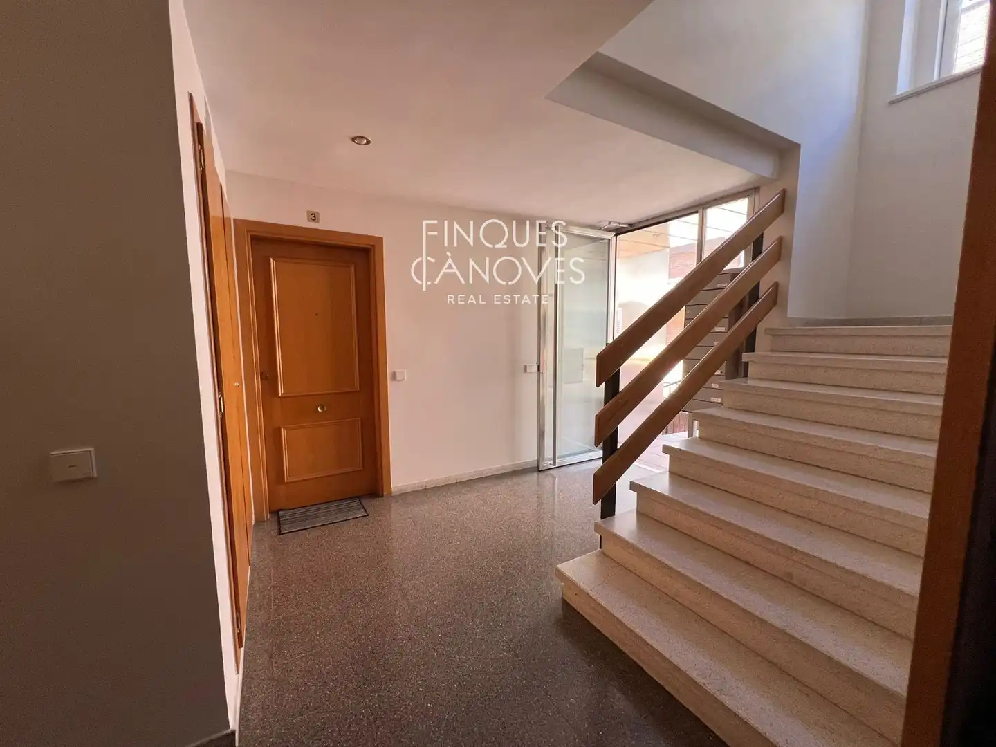 Piso en venta en Girona con Calefacción, Trastero y Horno