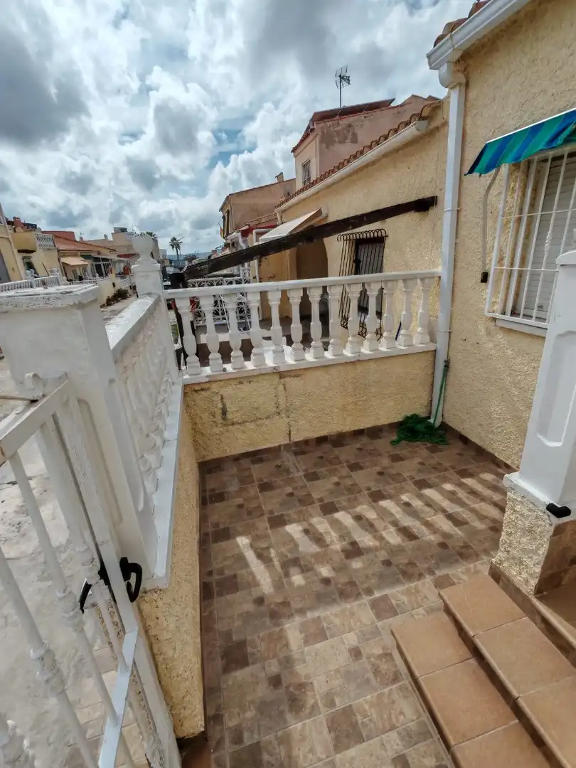 Casa adosada de alquiler en San Fulgencio