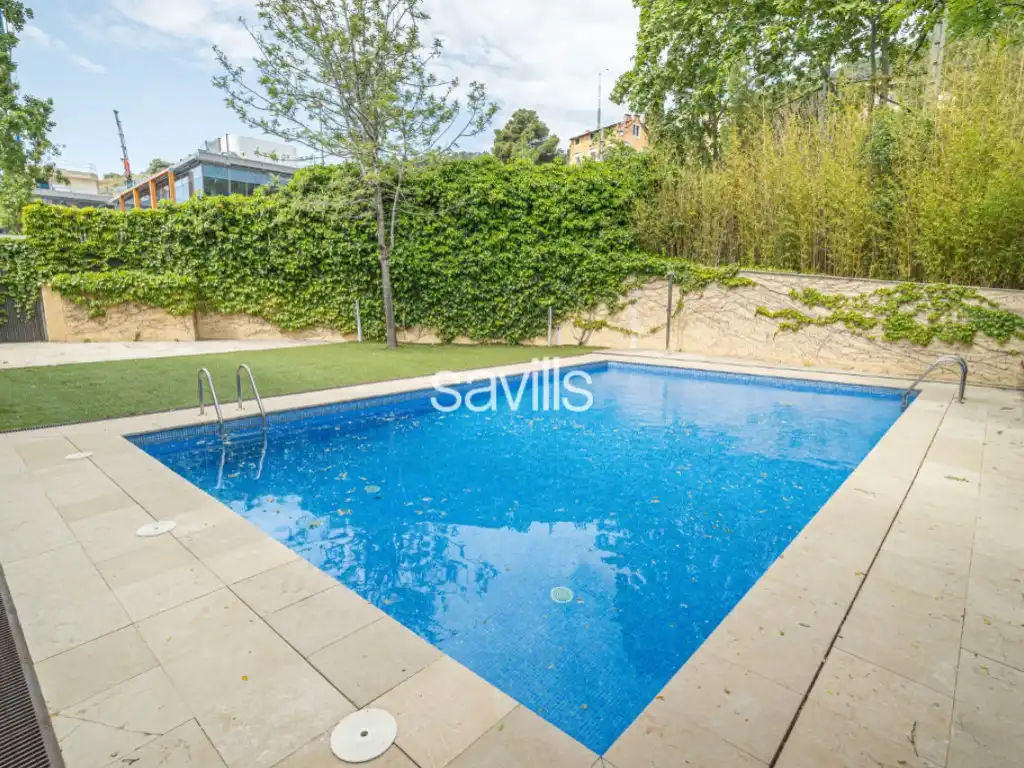 Swimming pool of Attic for sale in Barcelona  with Air Conditioner, Terrace and Swimming Pool