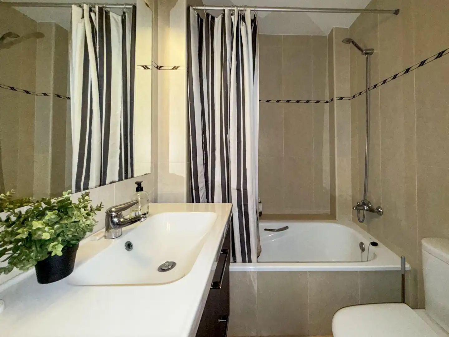 Bathroom of Attic for sale in Centre