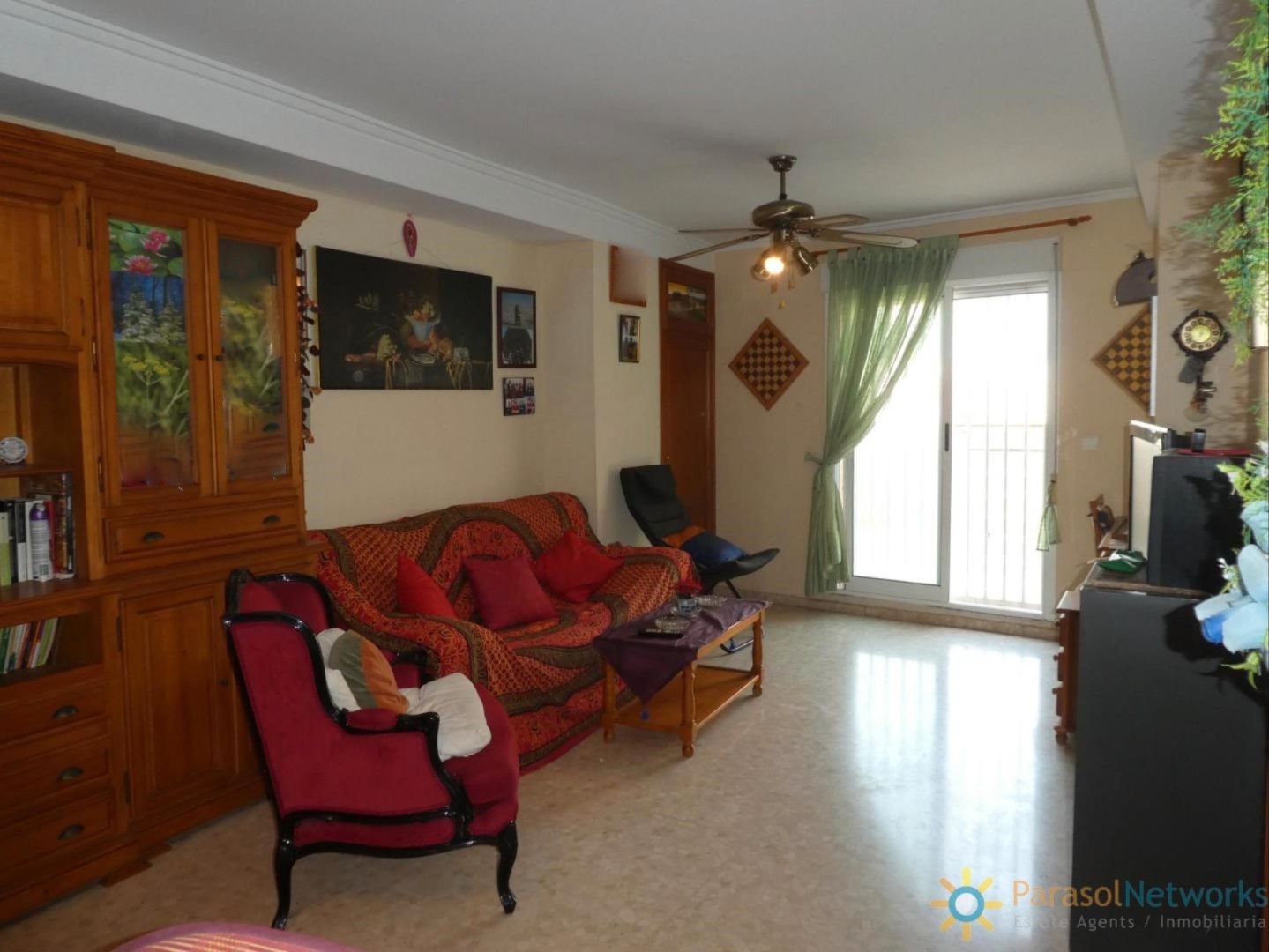 Sala d'estar de Apartament en venda en Oliva amb Terrassa, Traster i Moblat