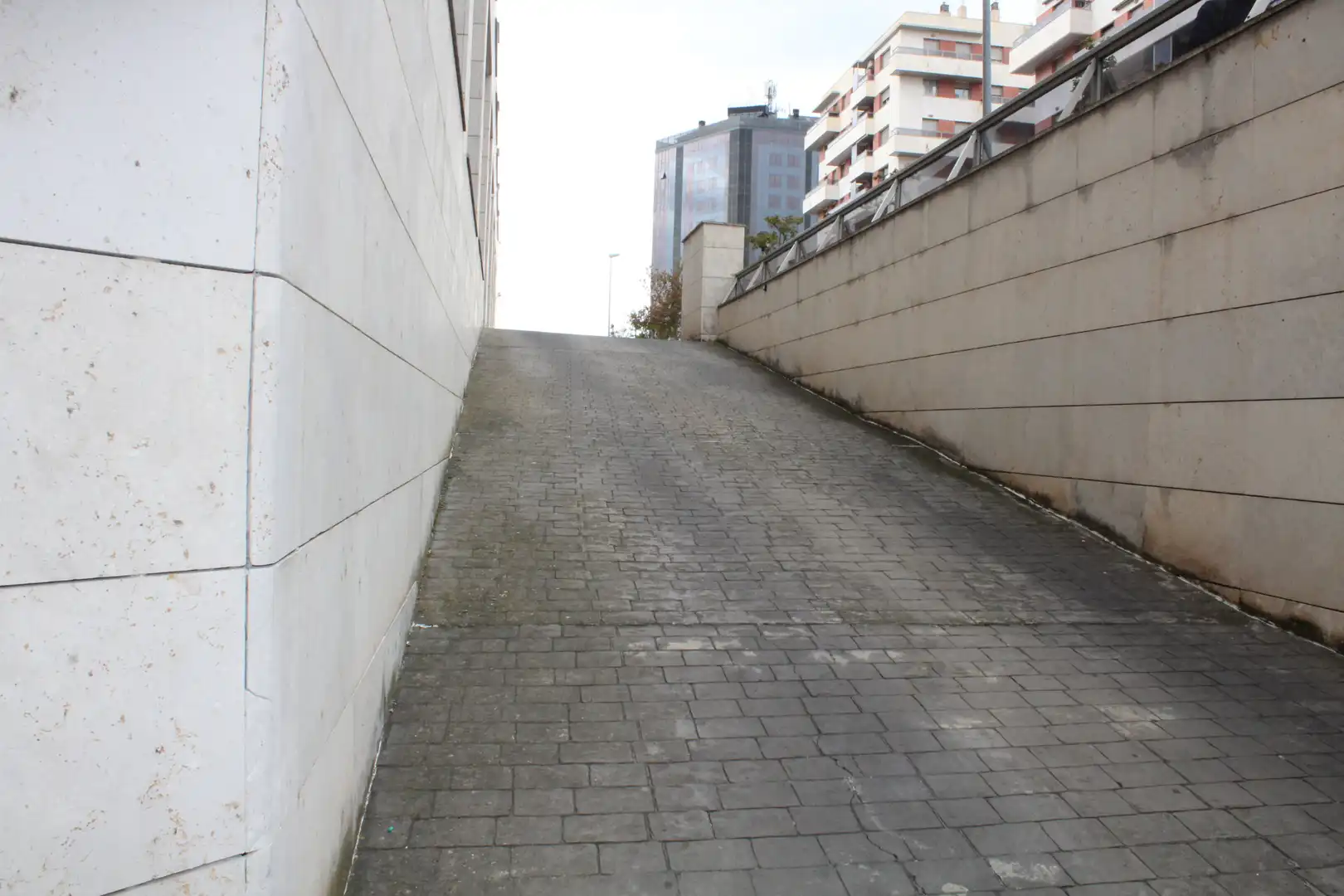 Einzelparkplatz mit Aufzug zur Miete in Calle Teruel, imagen 2