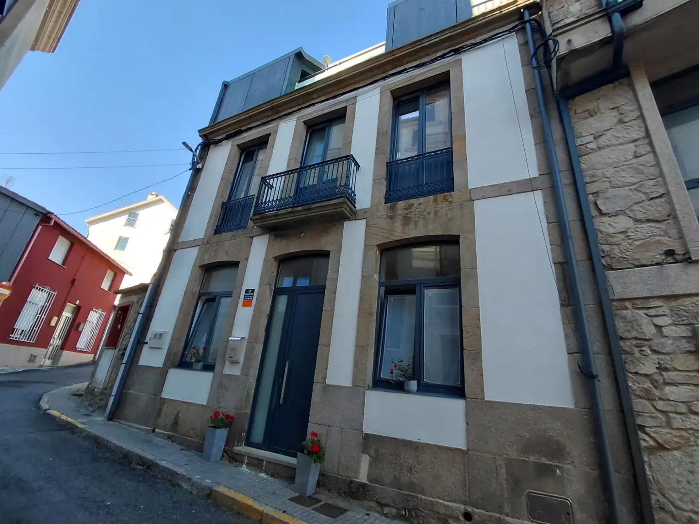 Vista exterior de Casa adosada en venda en Vilagarcía de Arousa amb Aire condicionat, Calefacció i Terrassa