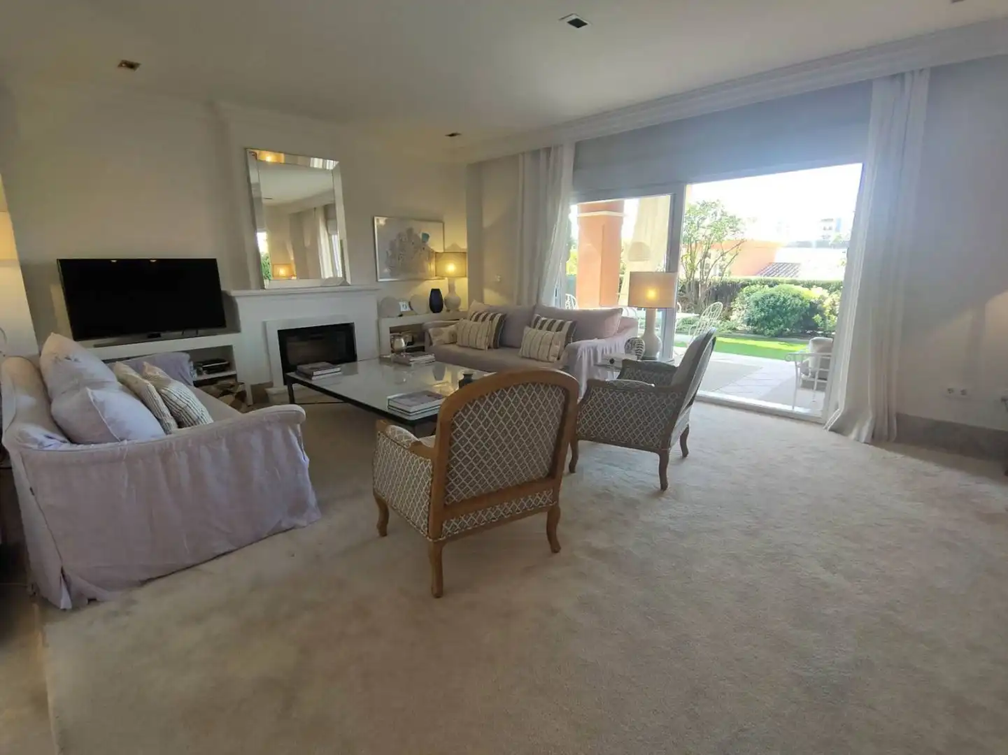 Sala d'estar de Casa adosada de lloguer en Marbella amb Terrassa