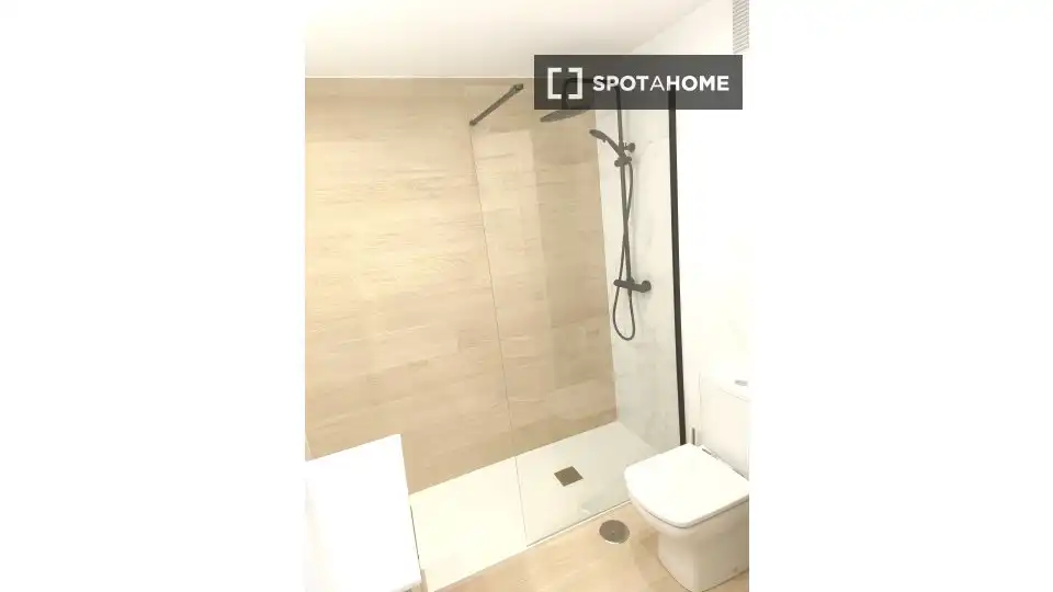 Room in Numancia - San Fernando
