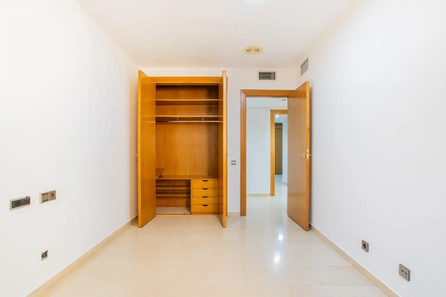 Flat for sale in Murcia  with Air Conditioner, Terrace and Storage room