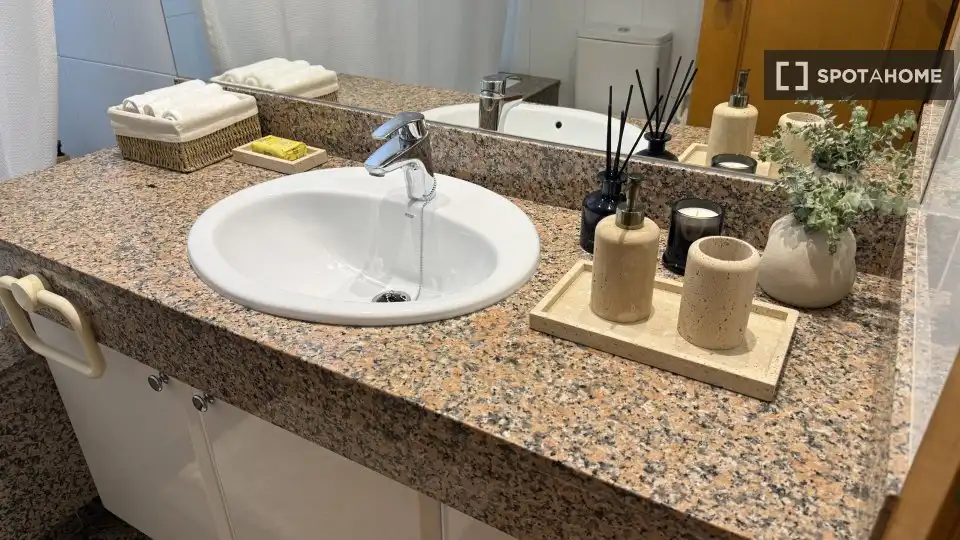 Piso con terraza en alquiler en L'Eixample, imagen 15