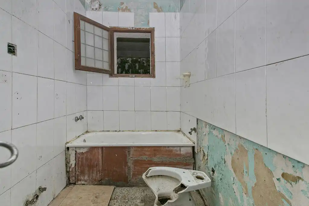 Bany de Casa o xalet en venda en Mediona amb Jardí privat