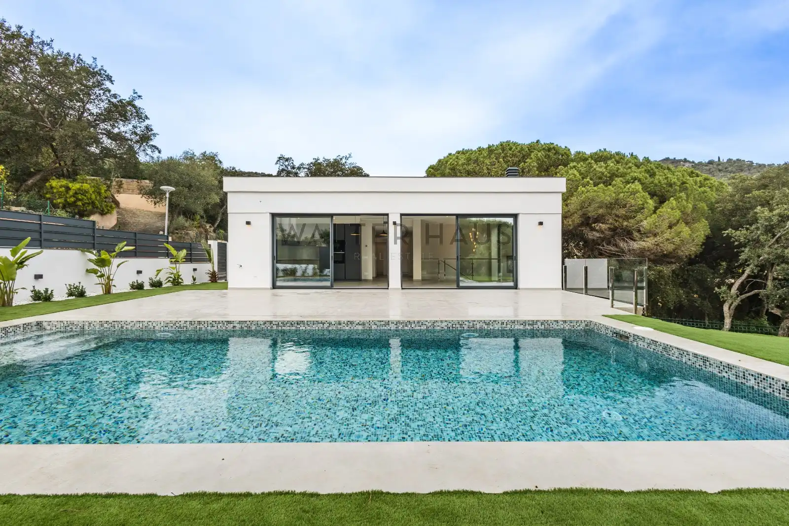 Chalet con piscina en venta en Carrer del Montsià, imagen 3