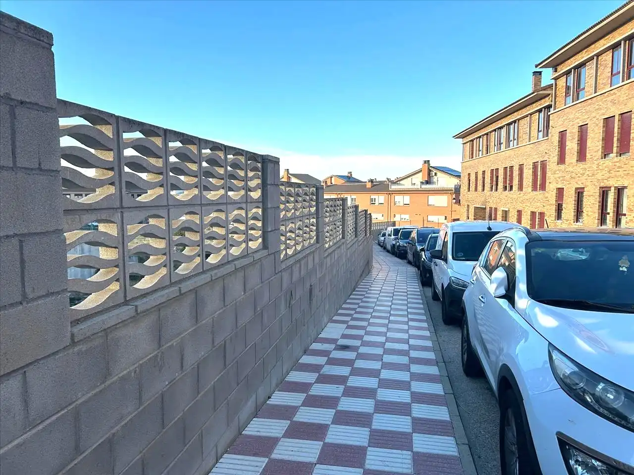 Parking of Detached homes for sale in La Muela