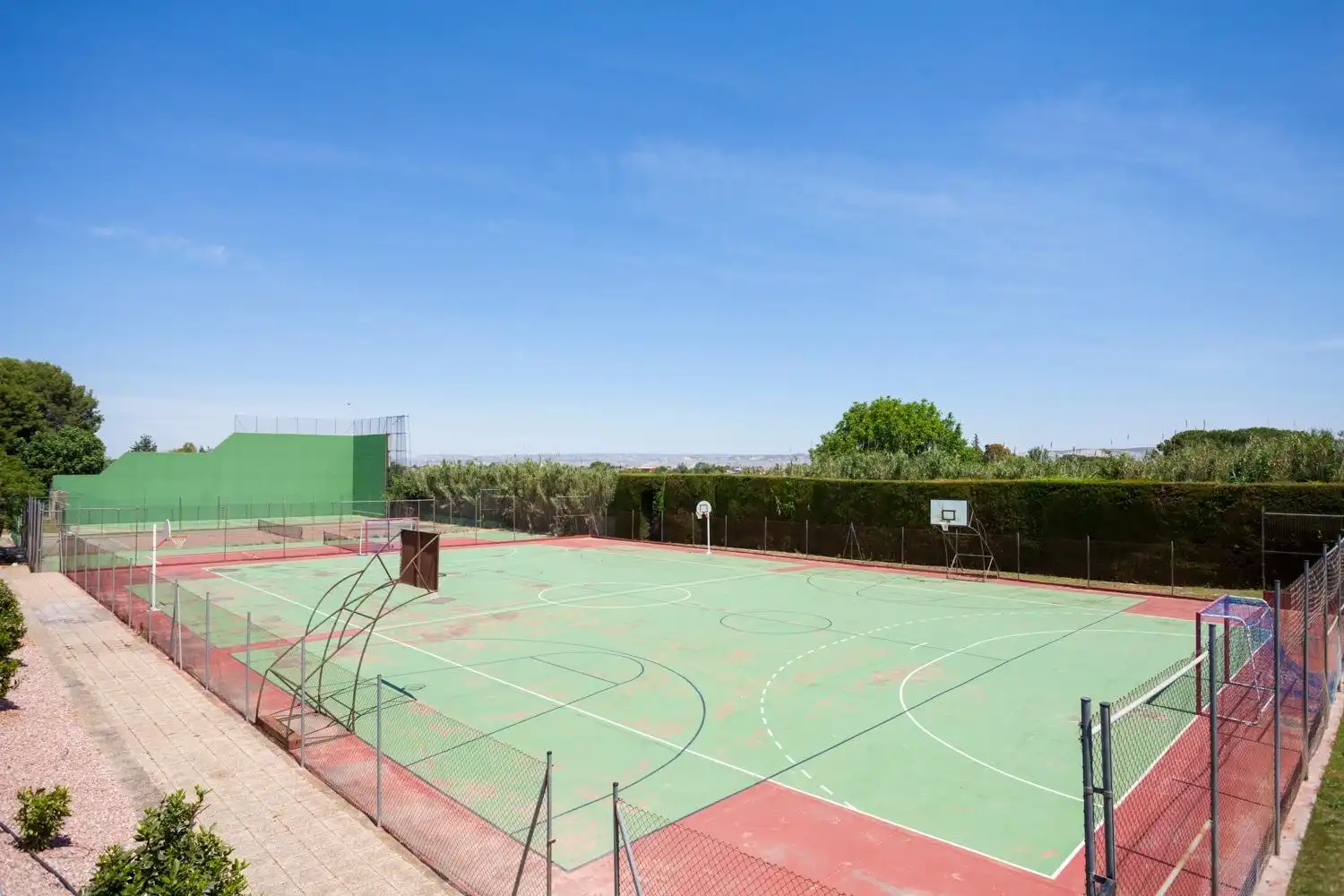 Parking of Houses for sale in Zaragoza  with Air Conditioner, Heating and Private garden