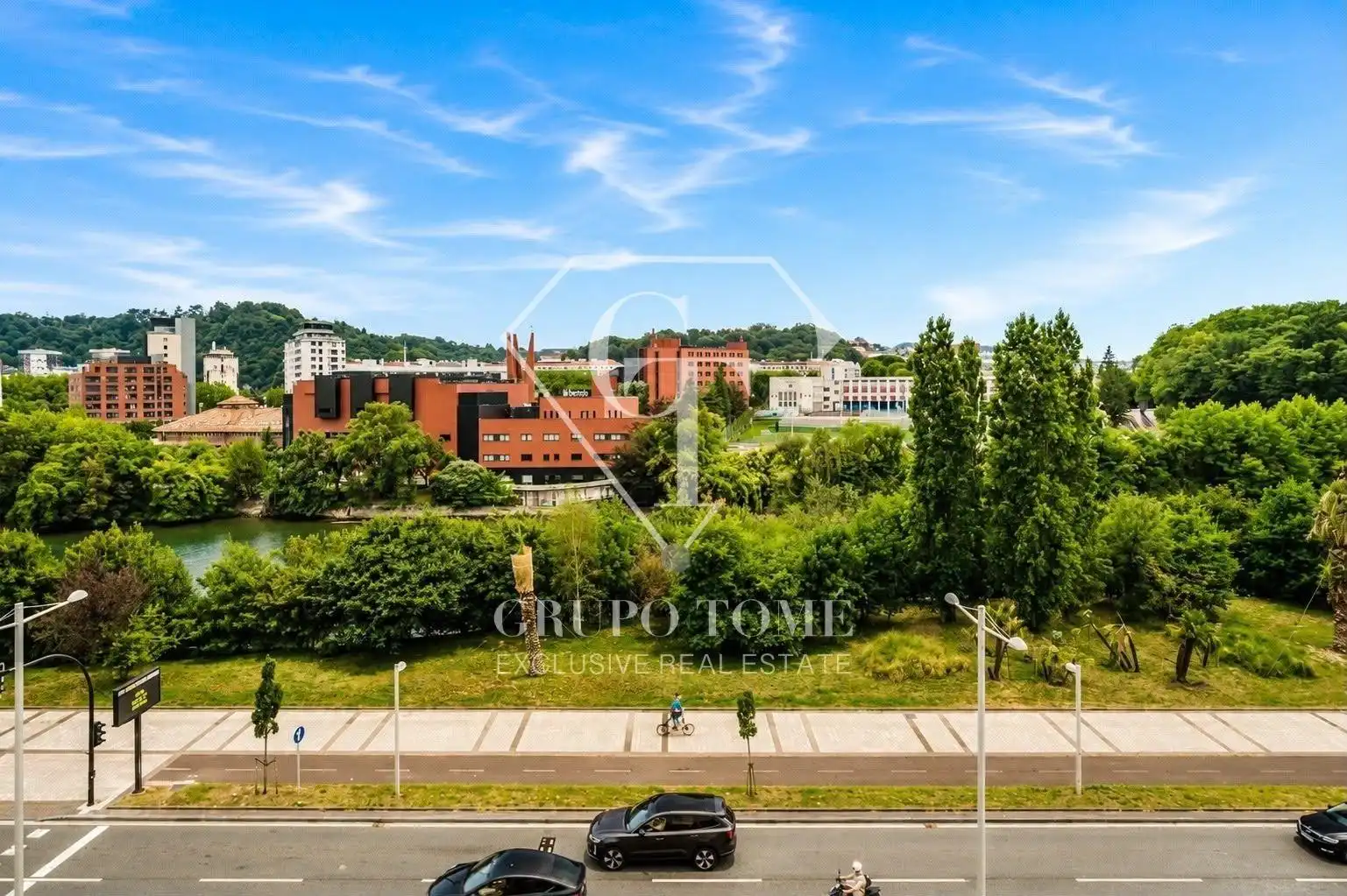 Vista exterior de Pis en venda en Donostia - San Sebastián  amb Aire condicionat, Calefacció i Terrassa