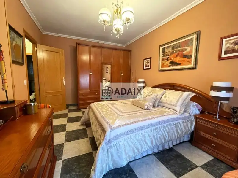 Dormitori de Casa adosada en venda en Tomelloso amb Aire condicionat, Calefacció i Balcó
