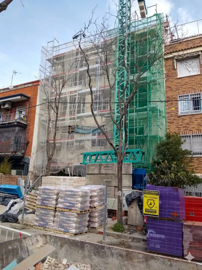 Vista exterior de Ático en venta en Madrid con Aire acondicionado, Calefacción y Jardín privado