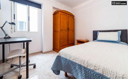 Bedroom of Flat to share in  Valencia Capital  with Air Conditioner and Terrace