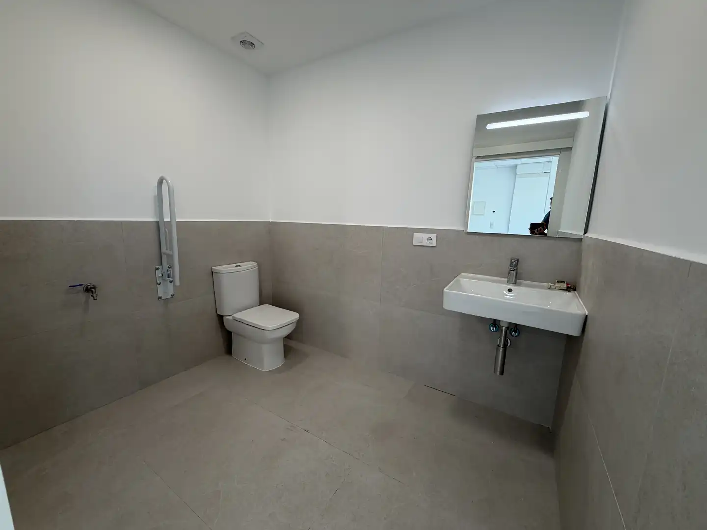 Baño de Oficina de alquiler en Roses