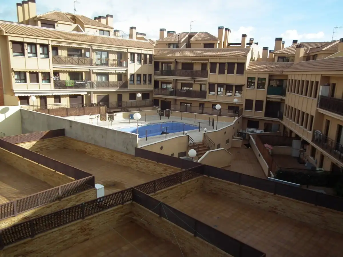 Einzelparkplatz zum Verkauf in Manzanares El Real, imagen 2