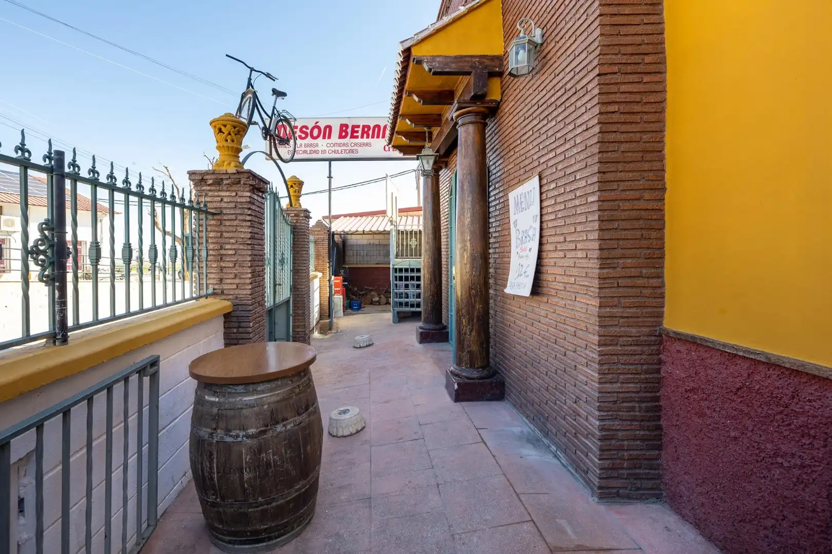 Vista exterior de Edifici en venda en Ventas de Huelma