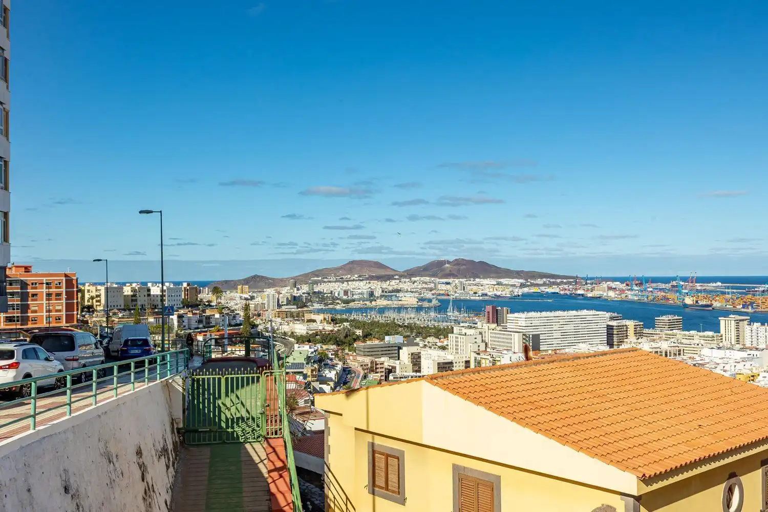 Vista exterior de Piso en venta en Las Palmas de Gran Canaria con Trastero