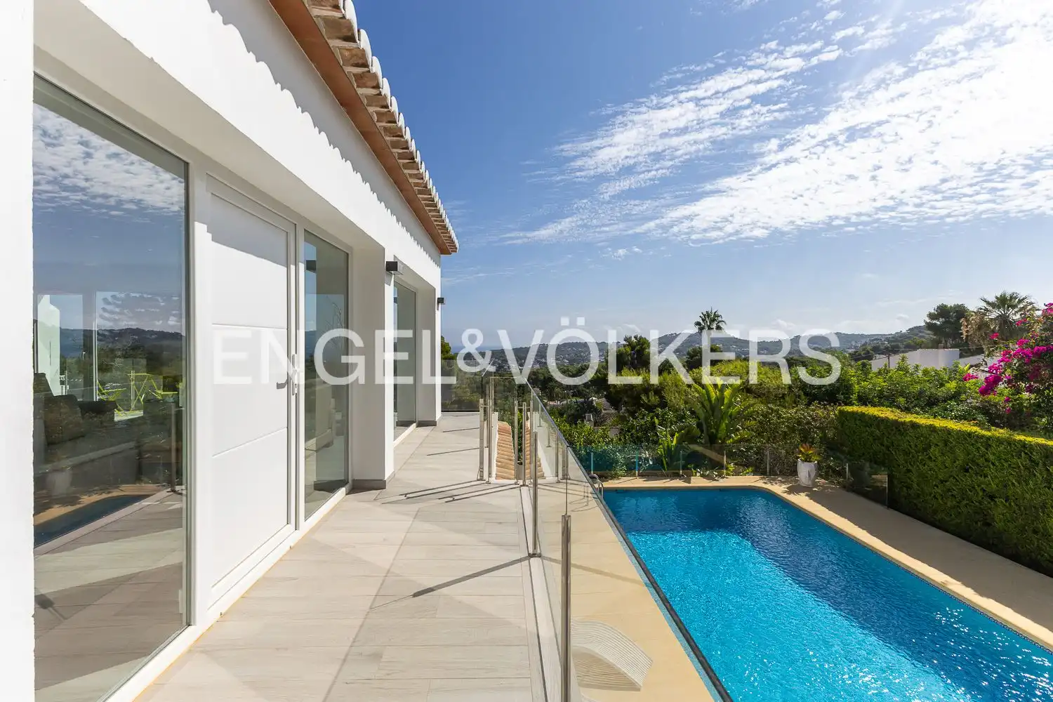 Vista exterior de Casa o xalet en venda en Jávea / Xàbia amb Aire condicionat, Calefacció i Jardí privat