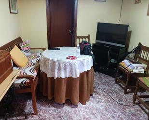 Sala d'estar de Apartament en venda en Ciudad Real Capital amb Aire condicionat