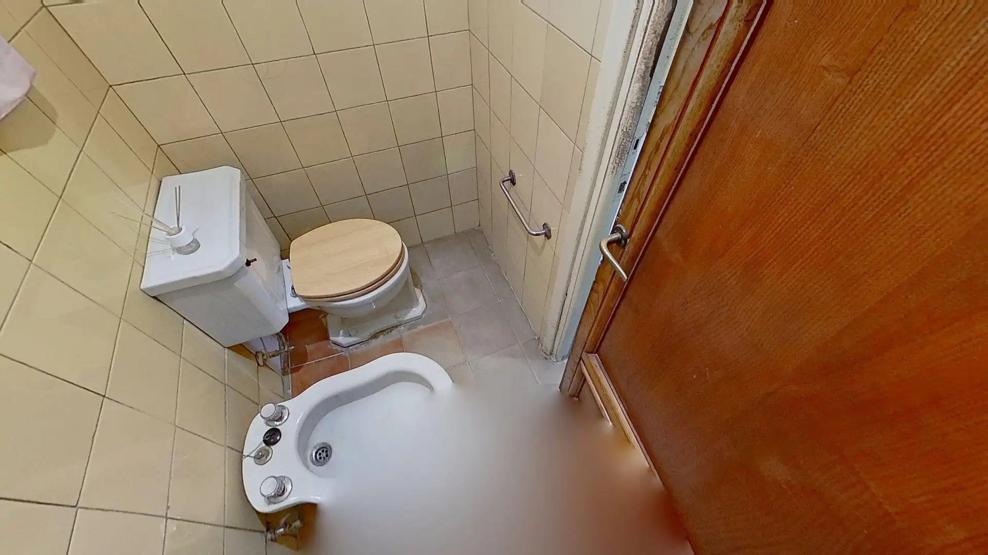 Baño de Piso en venta en Oviedo  con Calefacción