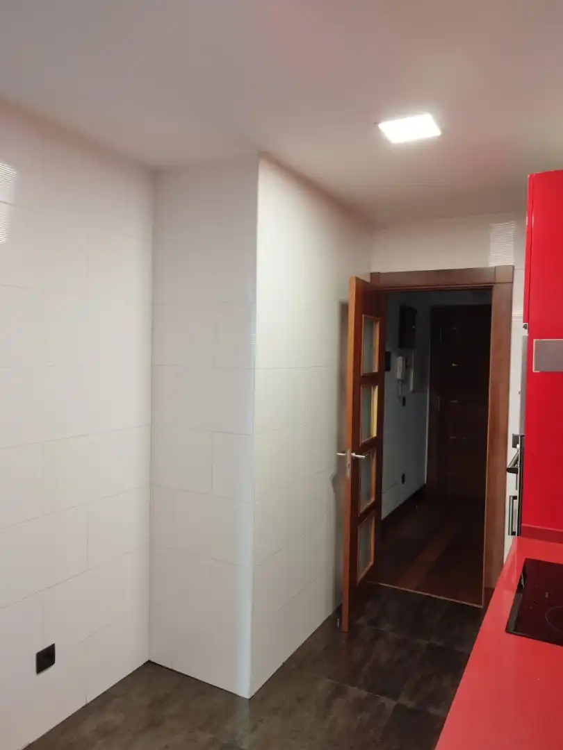 Flat for rent in Vigo   with Parquet flooring