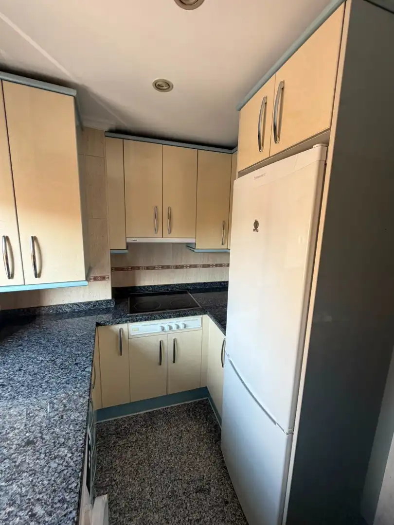 Cocina de Piso de alquiler en Salamanca con Calefacción, Parquet y Amueblado