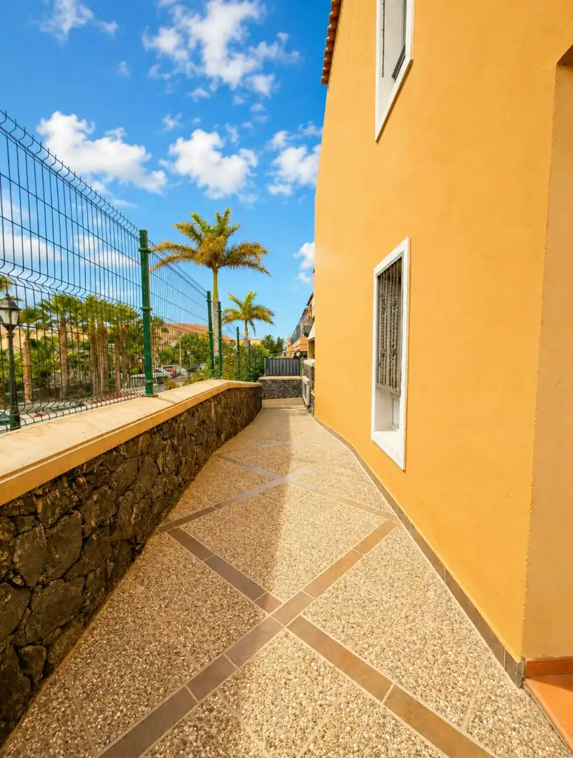 Exterior view of Flat for sale in Arona  with Furnished, Balcony and Community pool