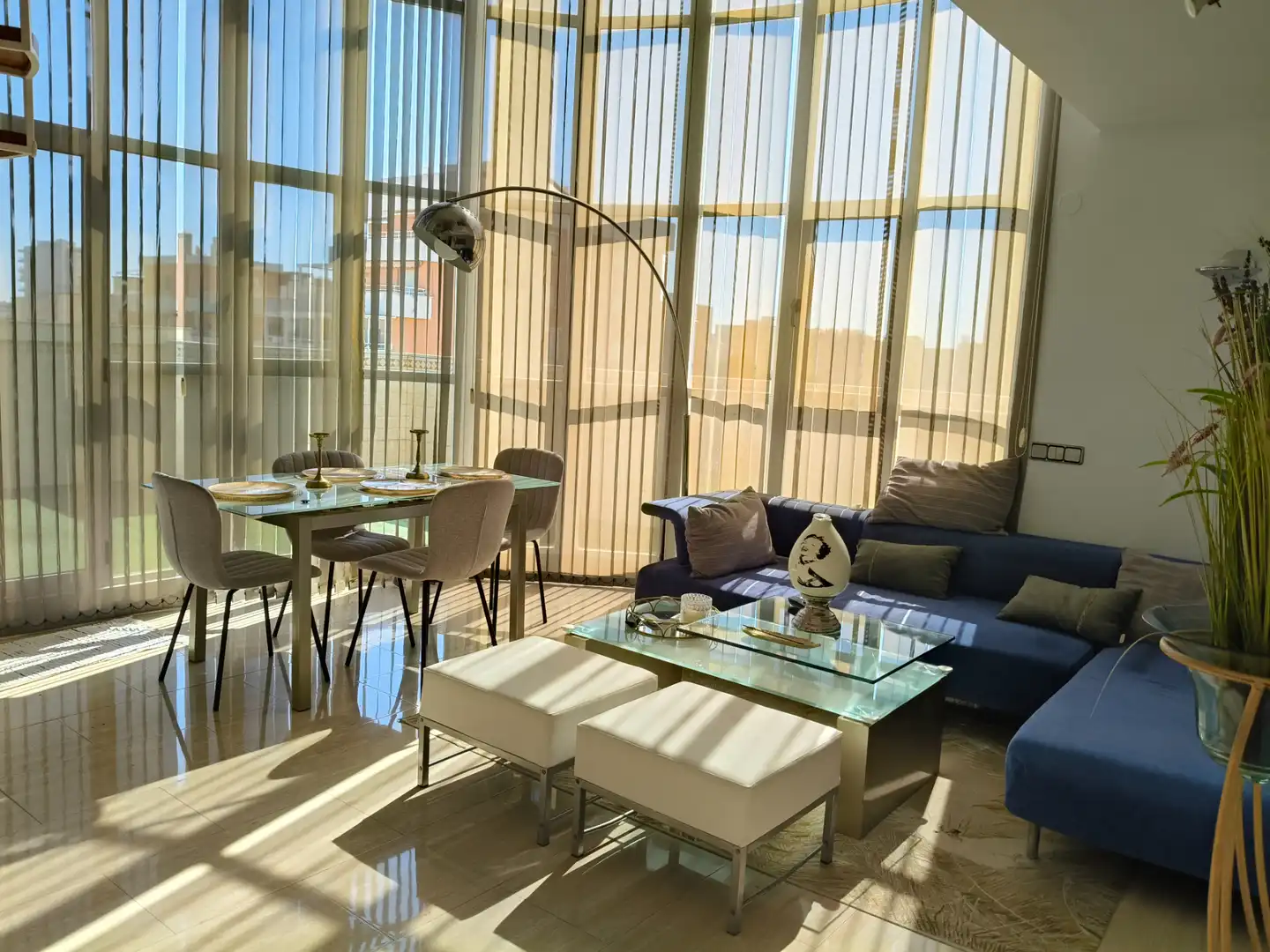 Sala de estar de Ático en venta en Gandia con Aire acondicionado, Terraza y Amueblado