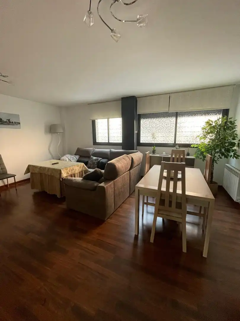 Sala d'estar de Planta baixa de lloguer en  Granada Capital amb Aire condicionat, Jardí privat i Moblat