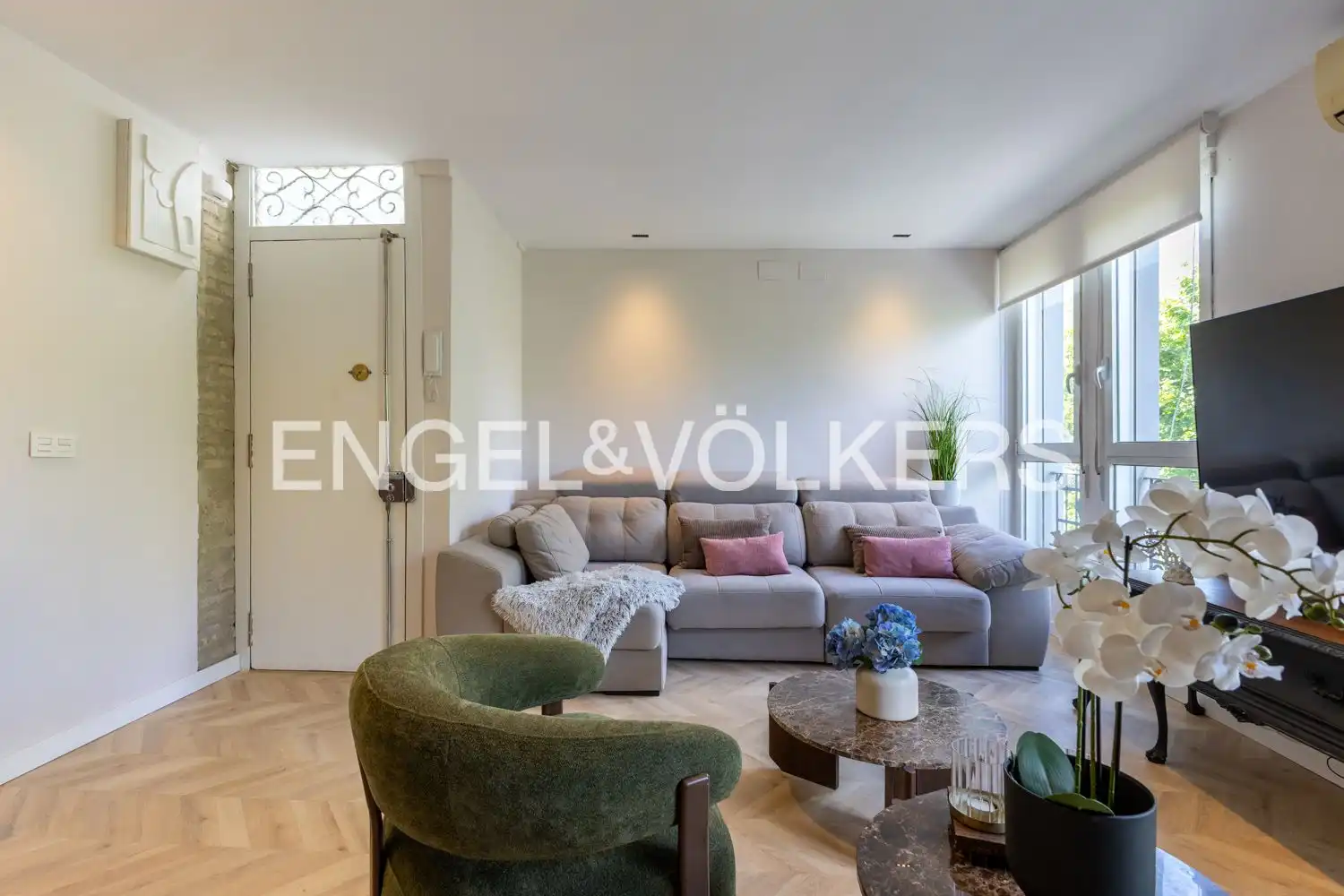 Living room of Attic for sale in Valencia  with Air Conditioner, Heating and Parquet flooring