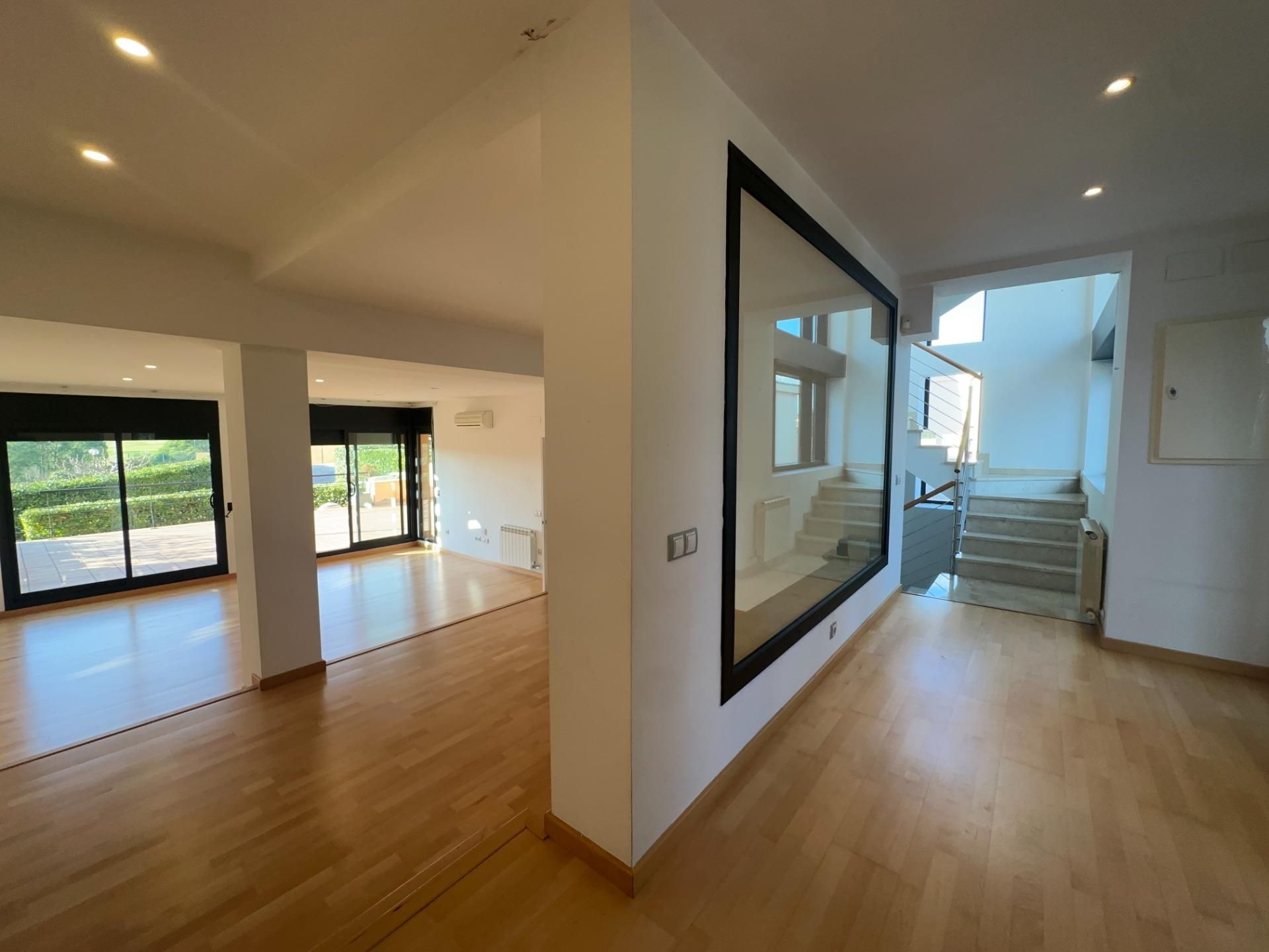 Casa adosada en venda en Sant Esteve Sesrovires amb Aire condicionat, Calefacció i Jardí privat