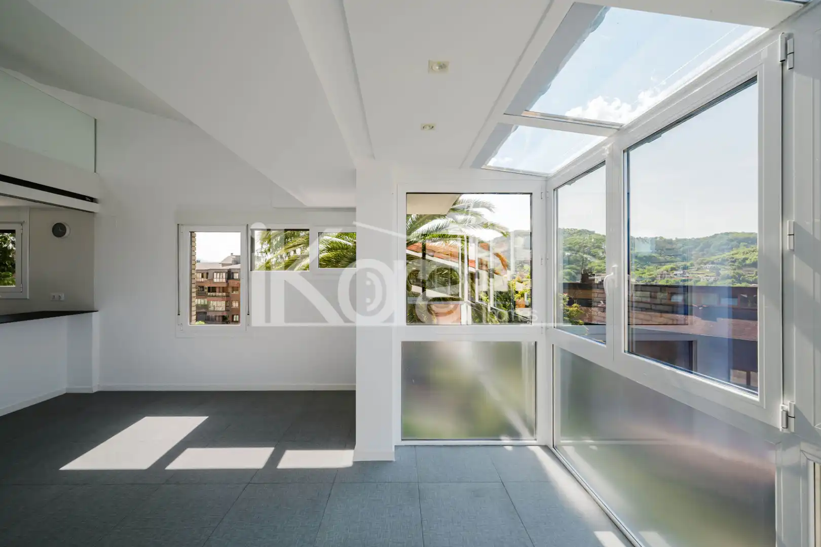 Terrassa de Dúplex en venda en Donostia - San Sebastián  amb Forn, Rentadora i Microones
