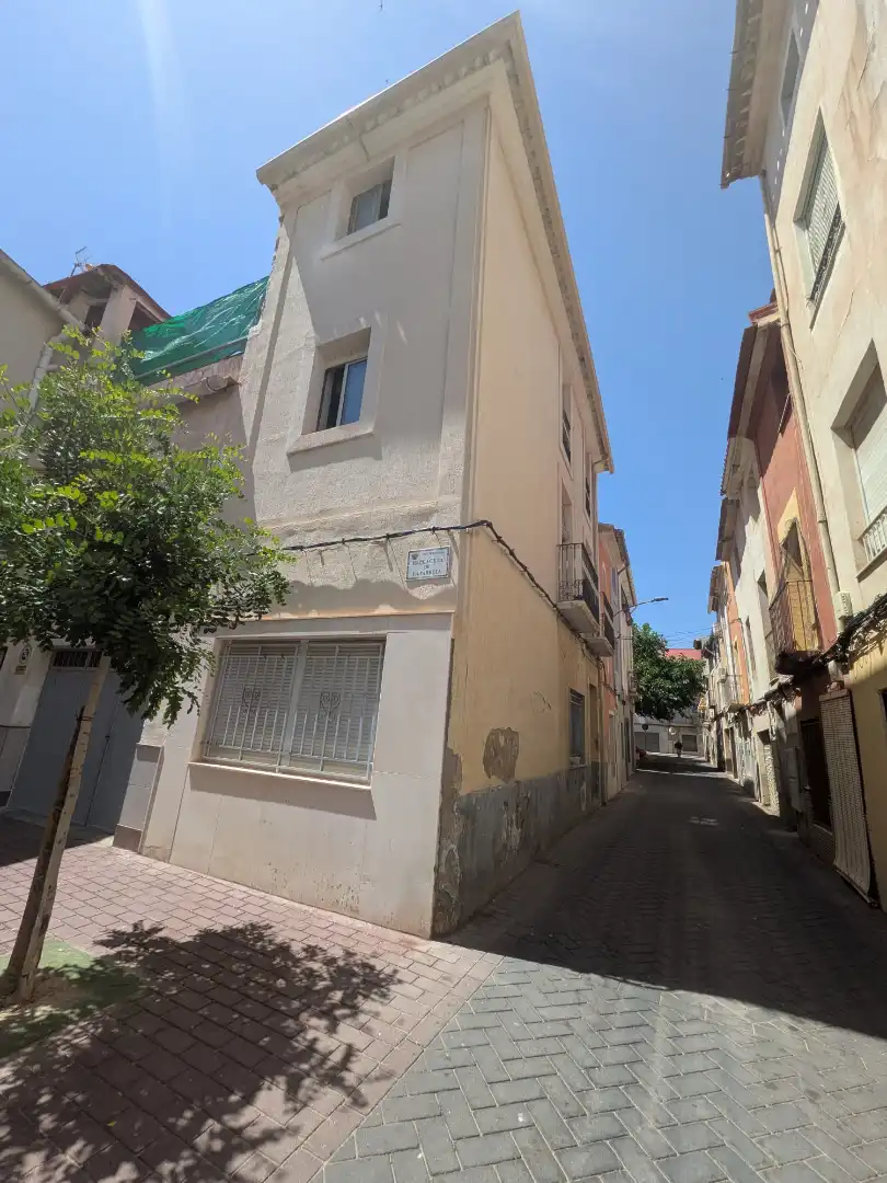 Vista exterior de Casa adosada en venta en Novelda con Terraza y Amueblado