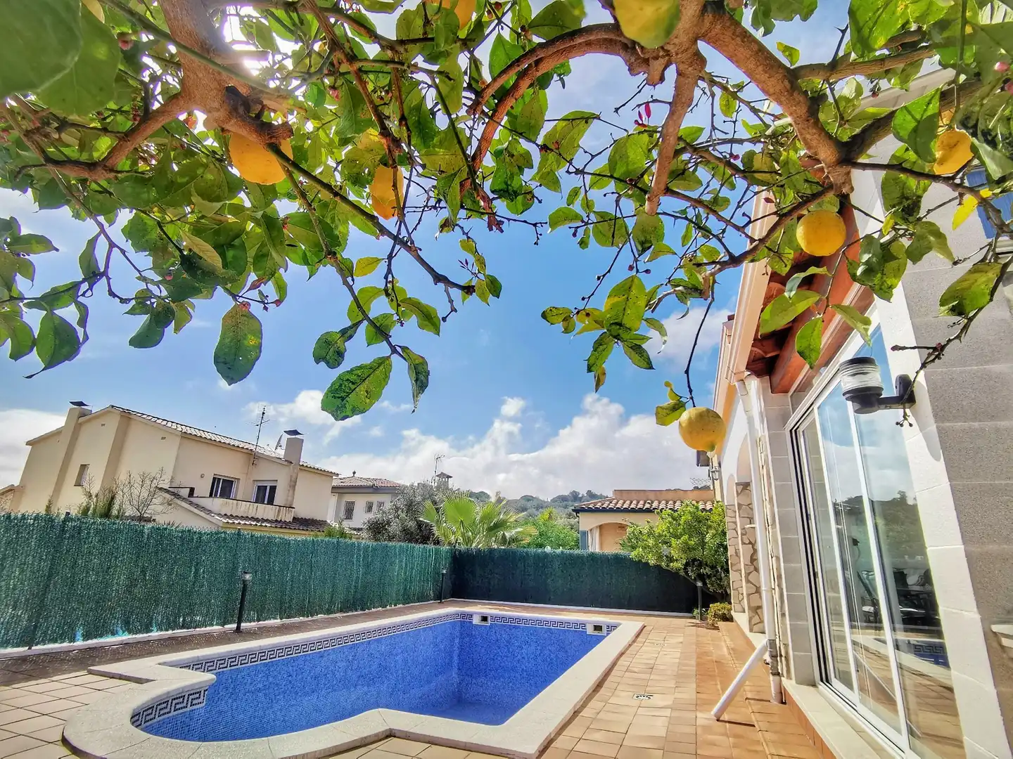Casa con piscina en venta en Fenals, imagen 3