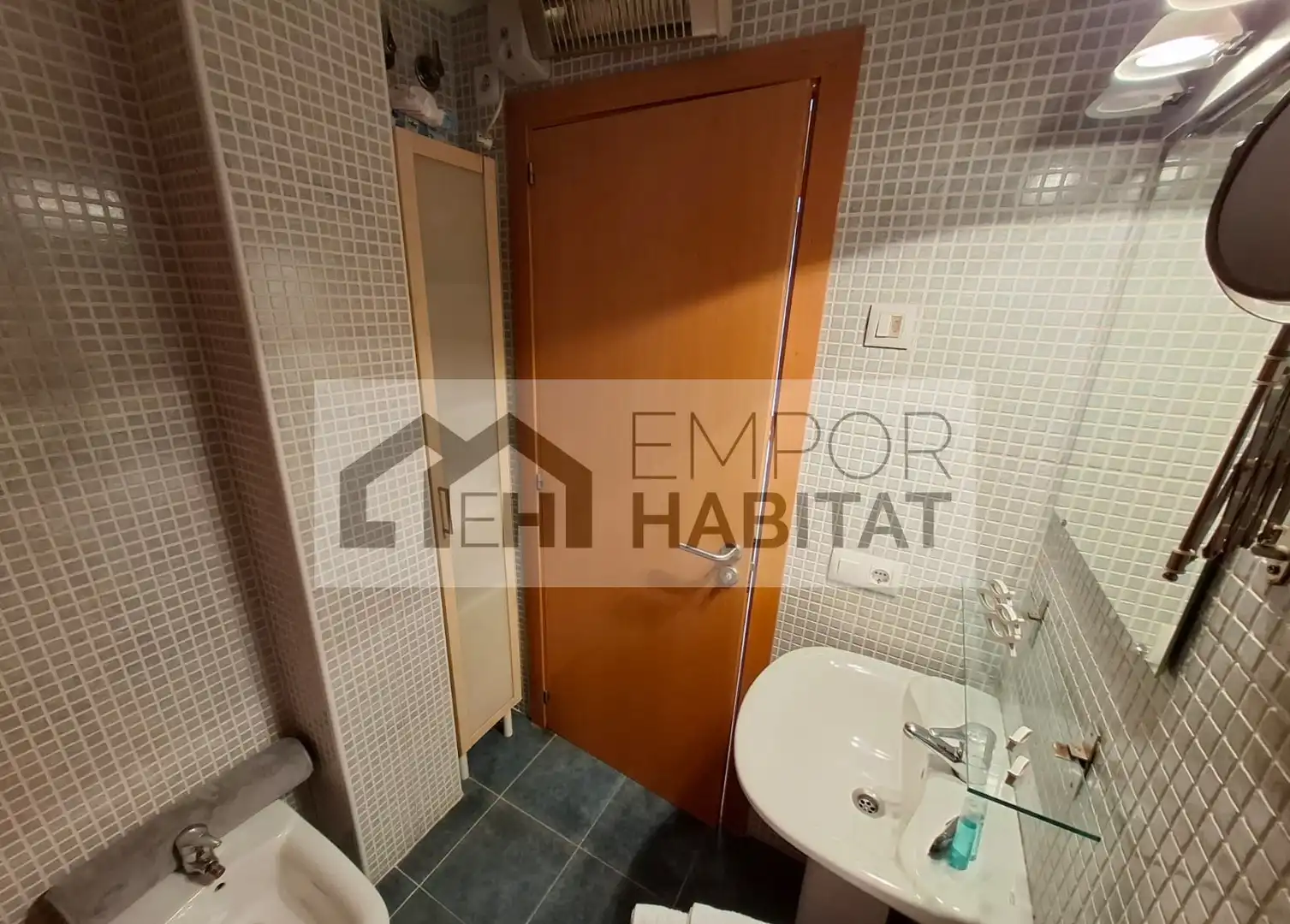 Bathroom of Apartments for sale in Llançà  with Air Conditioner, Terrace and Furnished