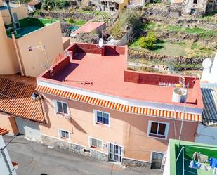 Vista exterior de Casa adosada en venda en Vilaflor de Chasna amb Terrassa i Balcó