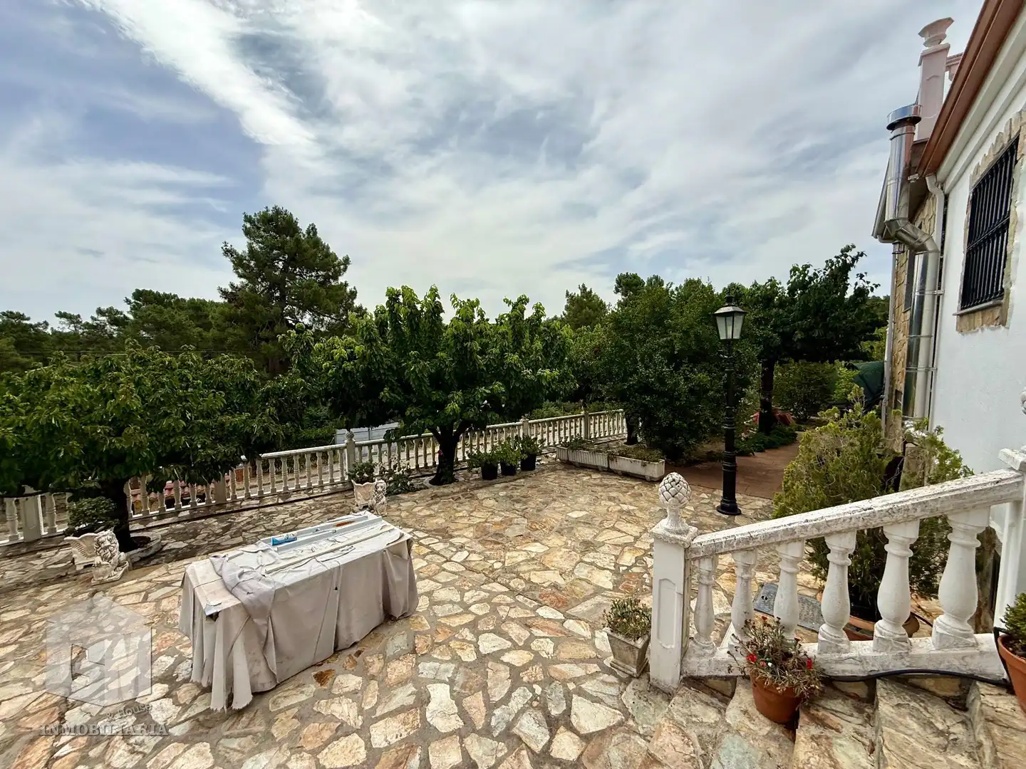 Terrassa de Casa o xalet en venda en Cadalso de los Vidrios amb Aire condicionat, Calefacció i Jardí privat
