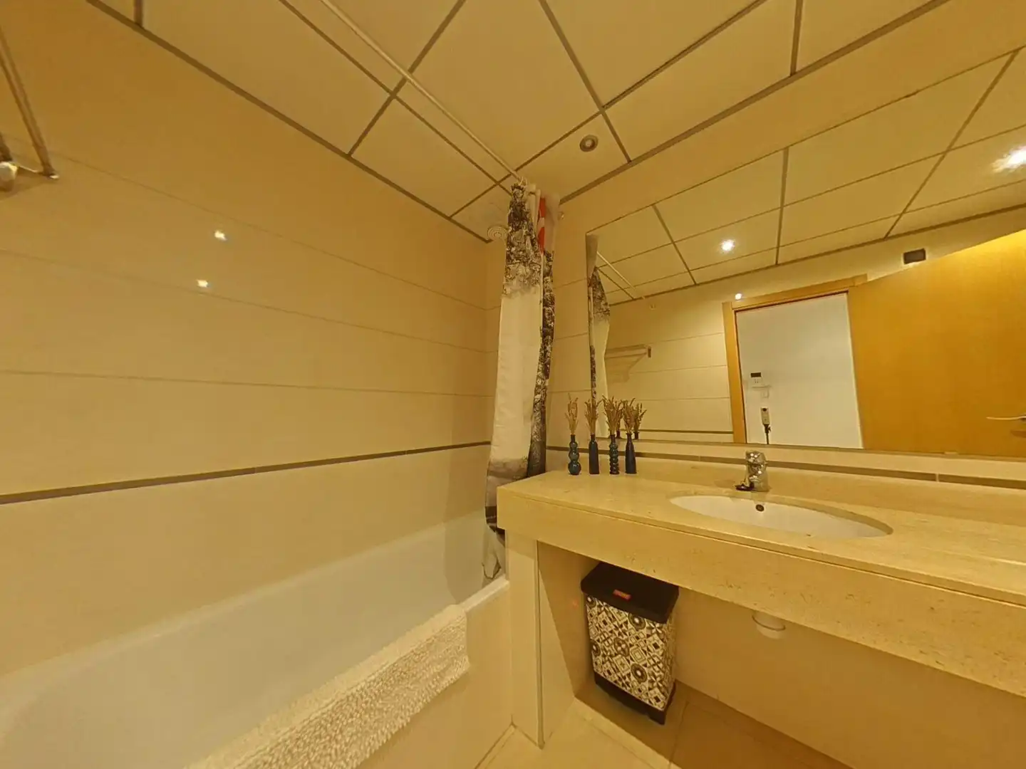 Baño de Planta baja en venta en Mont-roig del Camp con Aire acondicionado, Jardín privado y Terraza