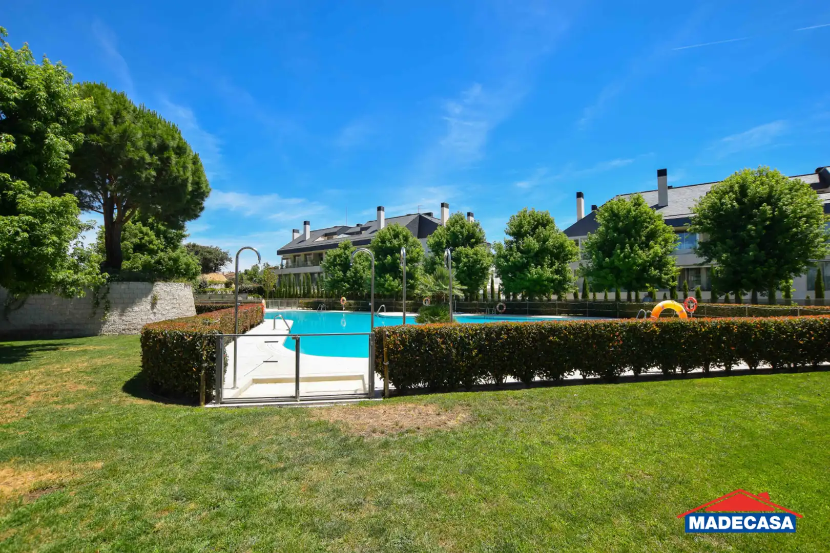 Piscina de Ático en venta en Pozuelo de Alarcón con Aire acondicionado, Calefacción y Jardín privado