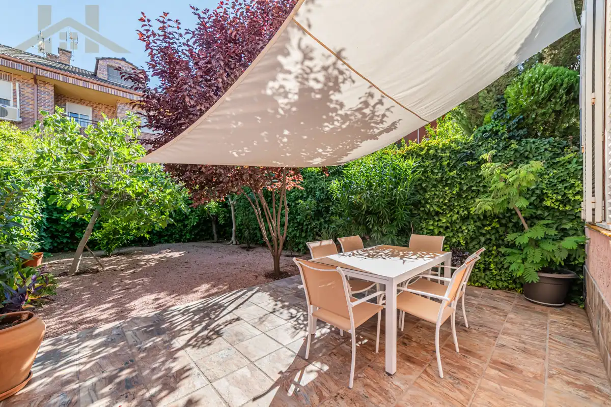 Terraza de Casa adosada en venta en Leganés con Aire acondicionado, Calefacción y Jardín privado