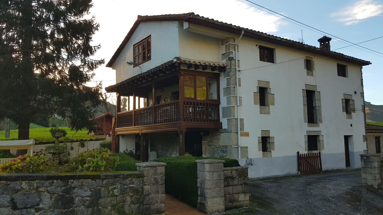 Exterior view of House or chalet to rent in Ruesga  with Parquet flooring and Terrace