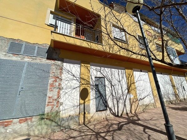 Vista exterior de Local en venda en Lorca