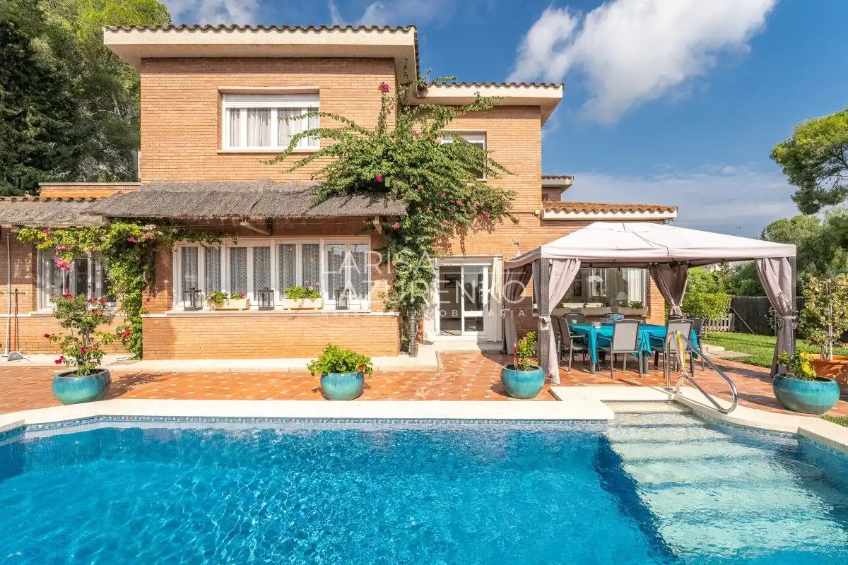 Exterior view of Houses for sale in  Tarragona Capital  with Air Conditioner, Heating and Private garden