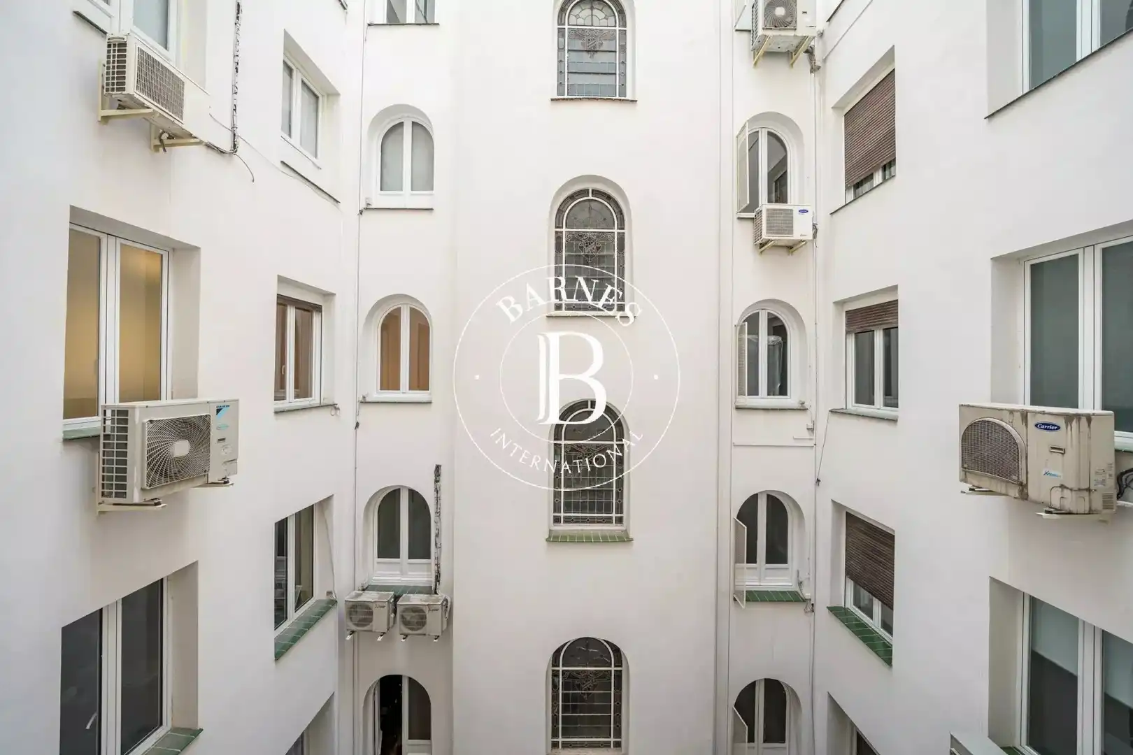 Außenansicht von Wohnung zur Miete in Madrid mit Klimaanlage, Heizung und Ofen