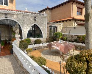 Terrassa de Casa o xalet en venda en Burgos Capital amb Calefacció, Jardí privat i Traster