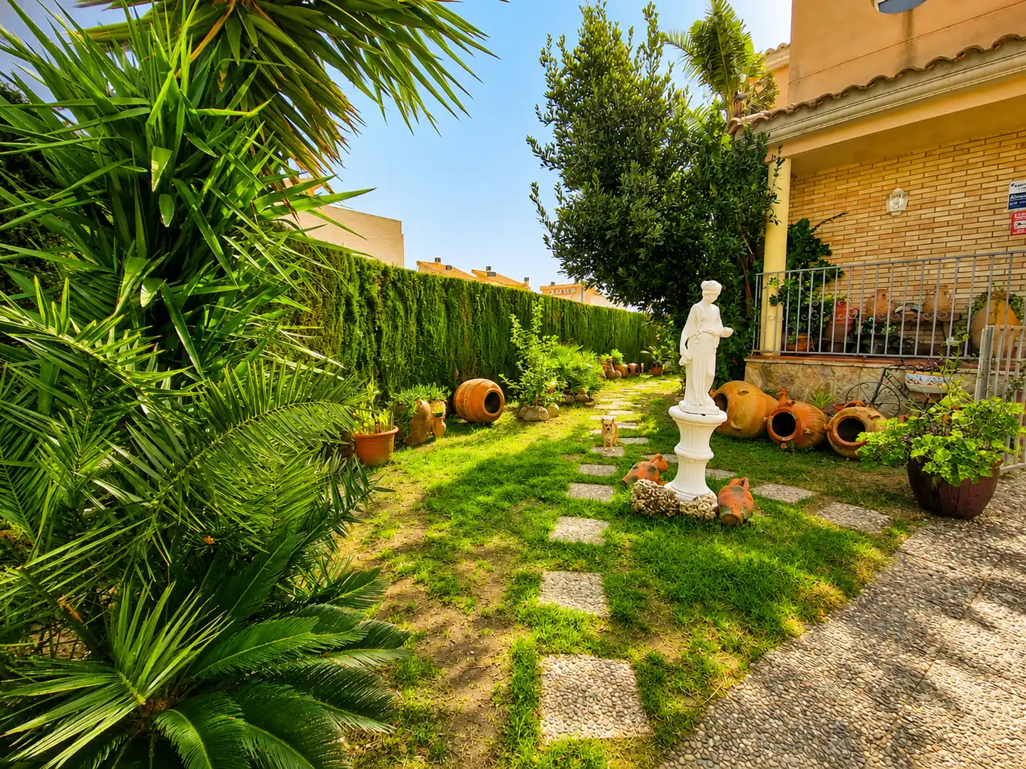 Chalet con piscina en venta en Carrer Moscú 61, imagen 5