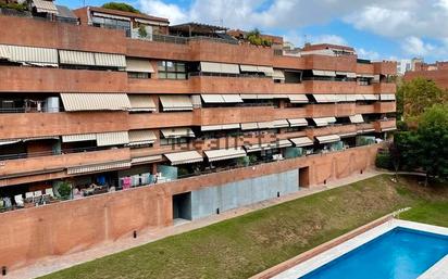 Exterior view of Attic for sale in Cornellà de Llobregat  with Air Conditioner, Heating and Terrace