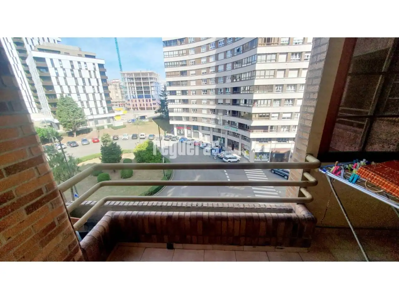 Vista exterior de Piso en venta en Avilés con Calefacción, Parquet y Terraza